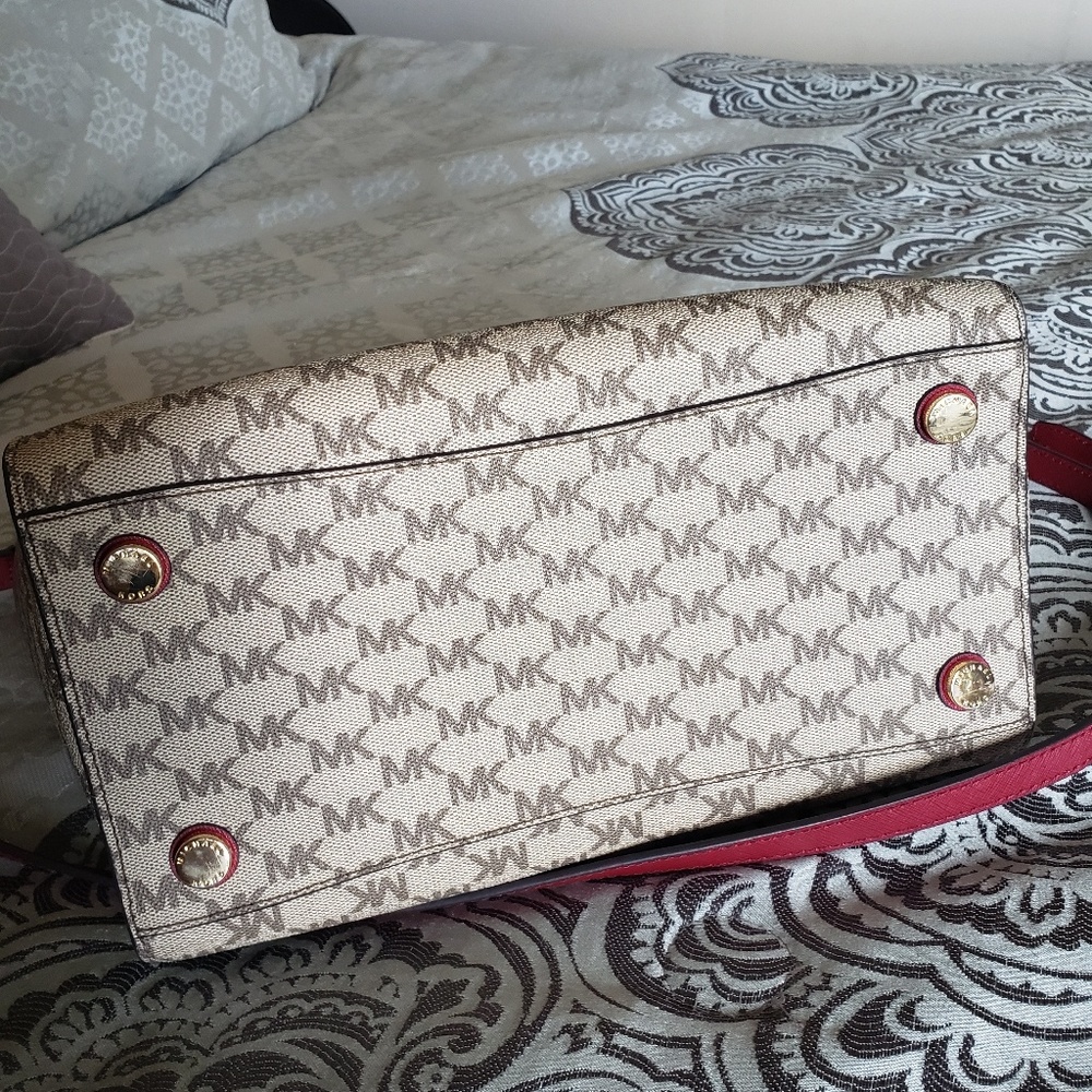 AUTHENTIC MICHAEL KORS SATCHEL - Picture 3 of 4